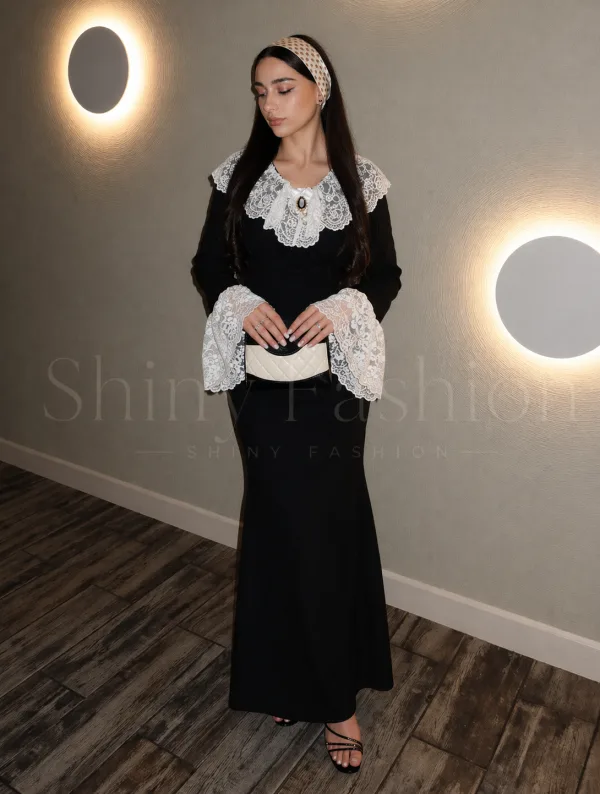 La Duchess - Robe noire Carla à dentelle blanche