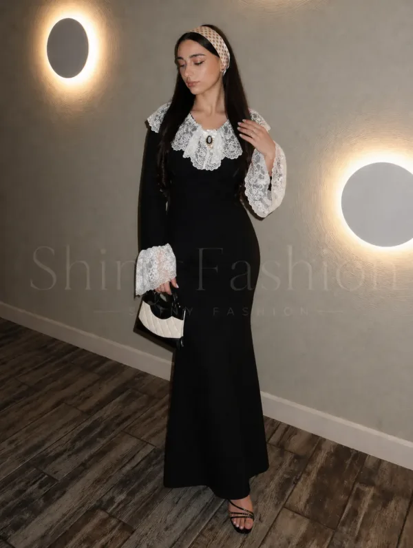 La Duchess - Robe noire Carla à dentelle blanche